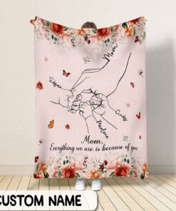 Custom Blanket For Mom, Grandma, Gift for Mom, Grandma And Grandkids Hand Fleece Blanket, Blanket With Grandkids Names For Grandmother, Nana Gift, Mother's Day Gifts UKTO3171101