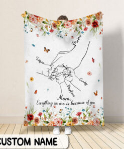 Custom Blanket For Mom, Grandma, Gift for Mom, Grandma And Grandkids Hand Fleece Blanket, Blanket With Grandkids Names For Grandmother, Nana Gift, Mother's Day Gifts UKTO3161101