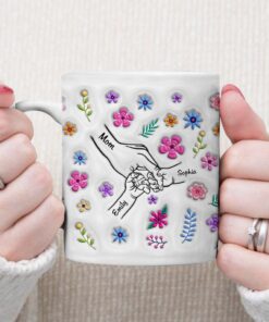 Personalized Name Mom And Kid Hands Mug QFTD4110401