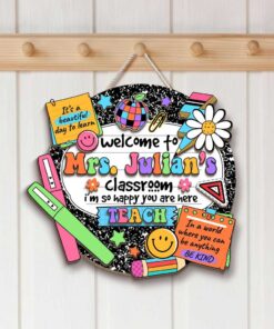 Personalized 3D Teacher Door Hanger Teacher Appreciation Gifts Classroom Welcome Sign Back to School Decor Gift Groovy Notebook Door Sign QFTD4310704